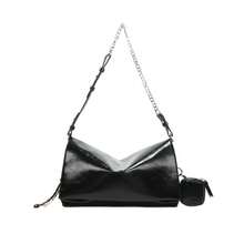 Bolso de mujer 2026 con cadena, gran capacidad, múltiples decoraciones, tapa abatible con cierre magnético, bolso simple y de hombro. - Negro - Ver 5