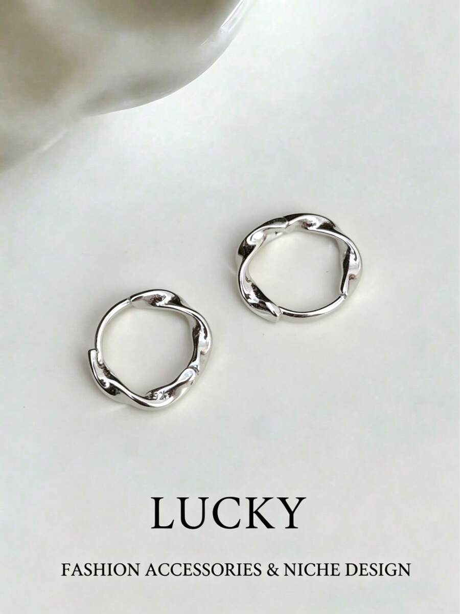 1 paire de boucles d'oreilles créoles géométriques torsadées en métal de luxe à la mode, convenant pour le port quotidien et les vacances des adolescentes - Argent - Voir 1