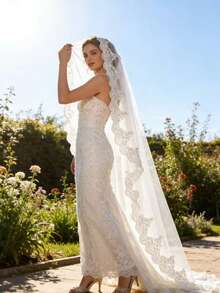 1pc Lace Trim Bridal Veil With Metal Hair Comb, Suitable For Church Wedding, Garden Wedding, Waltz, Romantic Civil Ceremony, Wedding Photography Props, Party & Event Accessories, Valentine's Day Gift, Wedding Decor, Church Wedding, Banquet Party, Formal Occasions, Gala, Christmas Gift, Church Style Photoshoot, Birthday Gift, Cosplay, Birth Party, Valentine's Day Gift, Casual Floral Print - Multicolor - - View 10