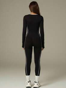 UONNOU Top Cropped Feminino de Manga Longa com Decote Quadrado, Punho com Polegar e Acabamento Branco Contrastante & Legging Sem Costura de Cintura Alta com Dupla Faixa Lateral, Efeito Levanta Bumbum, Pêssego, Ultra Macio - Preto - Visão 3