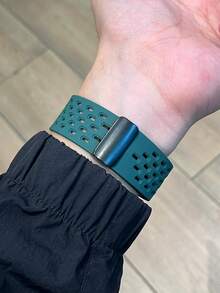 1条男女通用运动透气硅胶磁吸表带，兼容42mm、38mm、40mm、41mm、44mm、45mm、46mm、49mm时尚智能手表替换表带，适用于Series Ultra2、Ultra SE2、SE 11、10、9、8、7、6、5、4、3、2、1 - 松針綠 - 查看 3