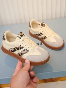 Baskets léopard pour tout-petits garçons et filles, chaussures de sport classiques allemandes pour enfants, chaussures de marche respirantes et décontractées à lacets, semelle en caoutchouc antidérapante, chaussures de mode pour petits et grands enfants - Blanc - Voir 1