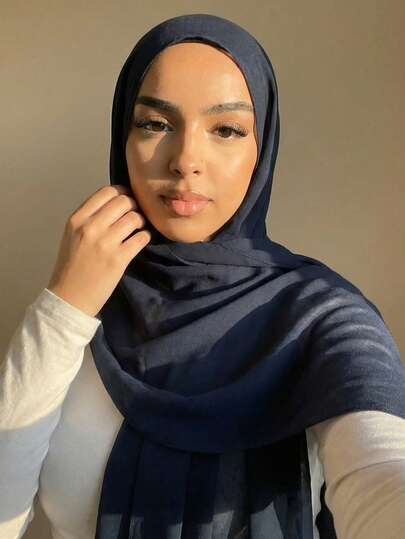 纯色基础款头巾，中东风格，透气雪纺材质，轻盈舒适，适合长时间佩戴，四季皆宜。