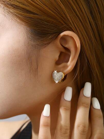 TONSI 1 pieza Estilo Ins Delicado Minimalista Versátil de Alta Gama Personalidad Elegante Clip de Oreja de Acero Inoxidable Chapado en Oro de 18K con Diamantes Completos Cielo Estrellado en Forma de Corazón, Pendientes de Corazón, Adecuado para Festivales, Uso Diario, Trabajo, Fiestas, Reuniones y Diversas Ocasiones, Joyería para Mujer