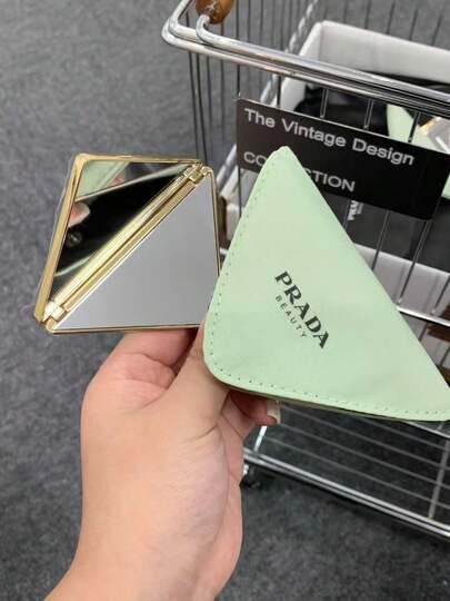Prada 1 pieza Espejo de maquillaje triangular clásico de marca, espejo de vanidad portátil de piel sintética para mujeres, espejo de maquillaje de sobremesa vertical para uso diario y dormitorio de estudiantes, diseño elegante, regalo de vacaciones, espejo compacto