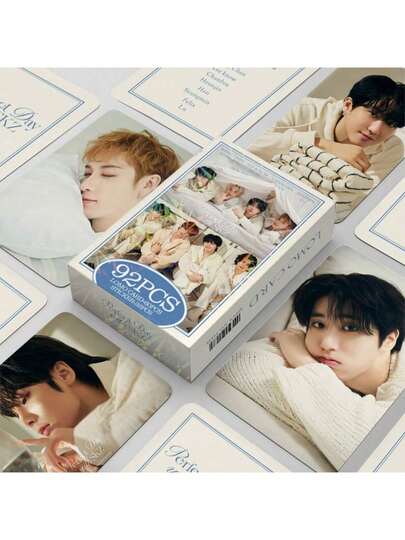 Bộ 92 thẻ hỗ trợ SK (60 thẻ + 32 sticker), thẻ LOMO hai mặt, bưu thiếp, bookmark, quà tặng ngày lễ và Giáng sinh.