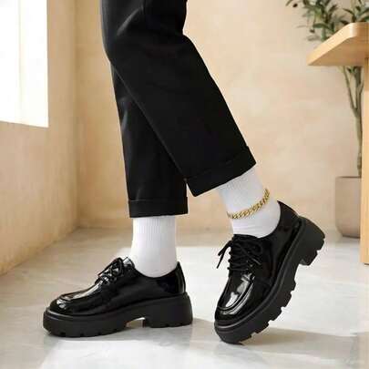 女士漆皮厚底牛津鞋，黑色厚底系带乐福鞋，现代经典舒适平底鞋