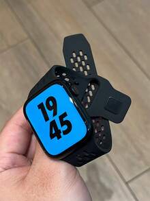 1条男女通用运动硅胶表带，兼容38mm、40mm、41mm、42mm、44mm、45mm、46mm、49mm手表，Ultra 1/2/3 SE替换表带（仅表带） - 黑色 - 查看 4