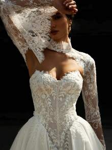 High Neck Sheer Long Sleeve Lace Wedding Dress With Flowing Full Skirt, Vintage Royal Bridal Gown With 3D Lace Appliqué And Chiffon Layers, Perfect For Castle Weddings, Autumn Ceremonies, Holiday Celebrations, Christmas, Halloween, Birthday Parties, Prom Nights, Evening Receptions, Special Occasions, Featuring Dramatic Volume, Feminine Silhouette, Comfortable Fit, Timeless Elegance, Statement Dress For Brides Seeking Regal, Elegant, Dreamlike, And Sophisticated Look With Rich Texture And Airy Flow - trắng - Xem 3