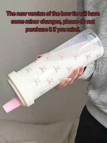 这款可重复使用的保温杯采用双层隔热结构，能有效保持冰咖啡、汽水、果汁或其他冷饮数小时冰爽，防止冷凝水弄湿您的双手或包包。随时随地告别温热寡淡的饮品。 - 彩色 - 查看 7