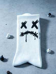 1 Pair/5 Pairs Random Assorted Men's Crew Socks, Black & White Contrast Ghost Face Pattern Design, Creative Fashion High-Quality Breathable Moisture-Wicking Socks, Suitable For Sports, Casual, Street Style, Daily Wear - Multicolor - View 3