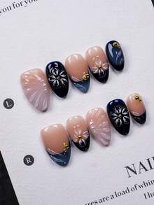 10片装短款杏仁形手工美甲贴纸（含美甲工具），新款中国风裸粉色和藏蓝色美甲贴纸，饰以3D立体花朵和金色点缀，光泽亮丽，可打造法式美甲、渐变美甲等效果，可卸除，适合女性和女孩，可用于派对、舞会、日常佩戴、学生聚会、角色扮演、婚礼、节日、正式和休闲场合。可重复使用，采用压制工艺，附赠甲油胶和指甲锉，DIY美甲用品。 - 彩色 - 查看 9
