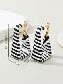 1 Đôi khuyên tai vòng vuông bằng da dệt họa tiết sọc ngựa vằn retro thời trang, phù hợp cho nữ giới đeo hàng ngày và đi nghỉ mát. - Đen và Trắng - Xem 6
