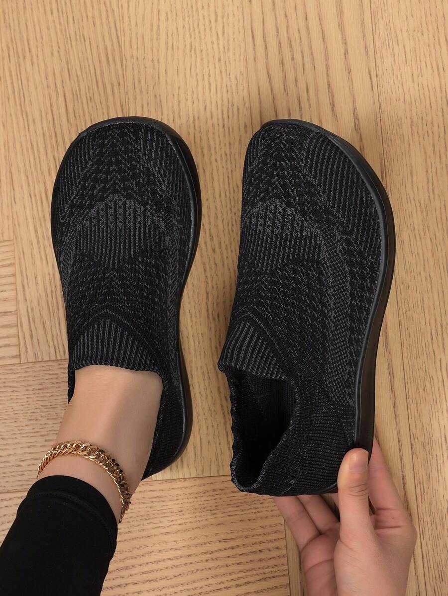 女士极简赤足跑步鞋 - 宽版彩色透气针织面料套脚圆头休闲鞋，减震橡胶鞋底，四季皆宜的舒适休闲鞋，时尚套脚设计，灵活穿着