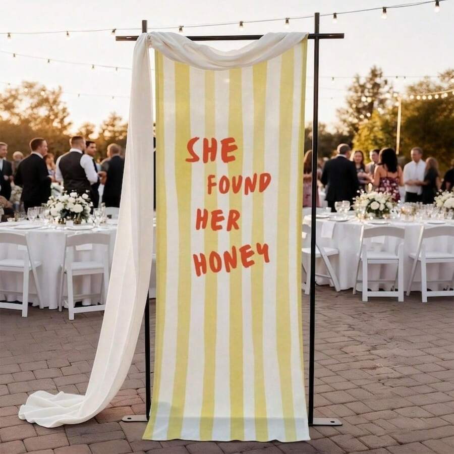 20x63in She Found Her Honey Bachelorette Party Banner, Bachelorette Tapestry, Bach Weekend Backdrop, Bridal Shower Fabric Sign - 1 - 查看 1