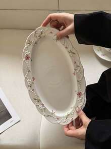 Set di stoviglie in ceramica con delicata decorazione floreale in rilievo, stile principessa fuggitiva francese. Disegno floreale in rilievo, finitura in smalto bianco latte con un'aura morbida ed elegante. Set completo di piatti, ciotole e tazze, design di piatti profondi per prevenire fuoriuscite. Materiale in ceramica, adatto a microonde e forno. Adatto per la ristorazione domestica, il pomeriggio del tè, aggiunge un'atmosfera di giardino francese al tuo tavolo da pranzo con caratteristiche sia estetiche che pratiche. - Multicolore - Visualizzare 12