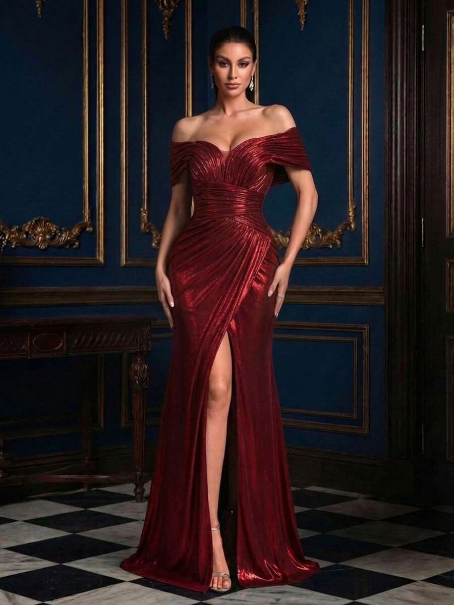 女士迷人露肩长款正式连衣裙，红色针织面料，褶裥开衩设计，大腿处细节，短泡泡袖，适合婚礼派对 - 酒紅色 - 查看 1