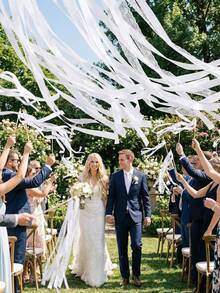 Bacchetta da sposa in stile europeo con nappe in nastro, pizzo, nastro di raso colorato, manico in legno, campana in nastro di raso e pizzo bianco, adatta per matrimoni, festival, feste e regali per addii al nubilato - Multicolore - Visualizzare 5