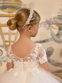 Adorable High Neck Flower Girl Dress With Short Sleeves In Organza – Sophisticated A-Line Gown For Girls Featuring A Charming Round Neckline, Elegant Cap Sleeves, And Structured Organza Silhouette, Perfect For Weddings, Christmas Celebrations, Halloween Parties, Birthday Events, And Special Occasions. A Refined Choice For Flower Girl Attire, First Communion Dresses, Birthday Party Outfits, Photoshoots, Holiday Gatherings, Family Reunions, Garden Parties, And As A Festive Princess Dress For Special Occasions. - 白色 - 查看 3