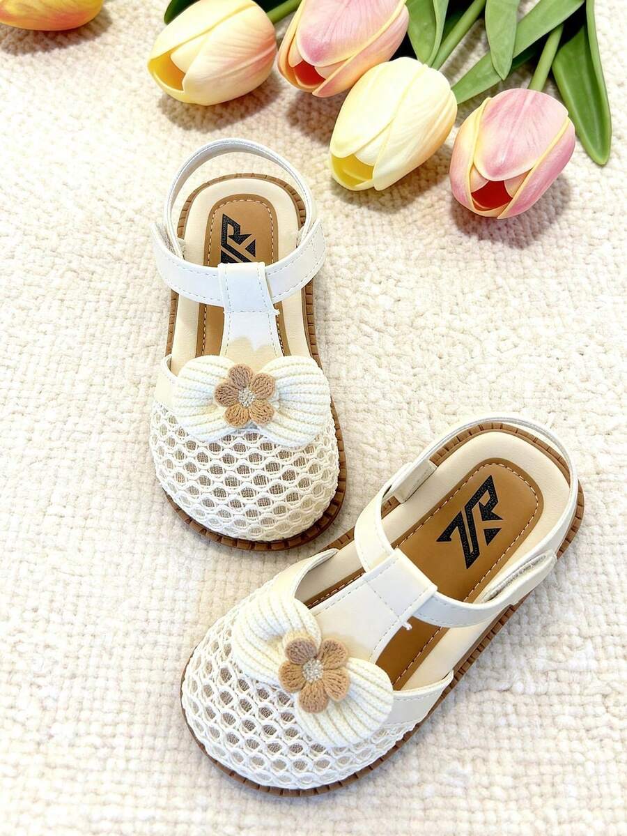 1双时尚幼儿凉鞋，米色女童平底凉鞋，魔术贴设计，方便穿脱，柔软防滑鞋底，适合夏季郊游、宴会、派对、度假等场合。 - 米色 - 查看 1