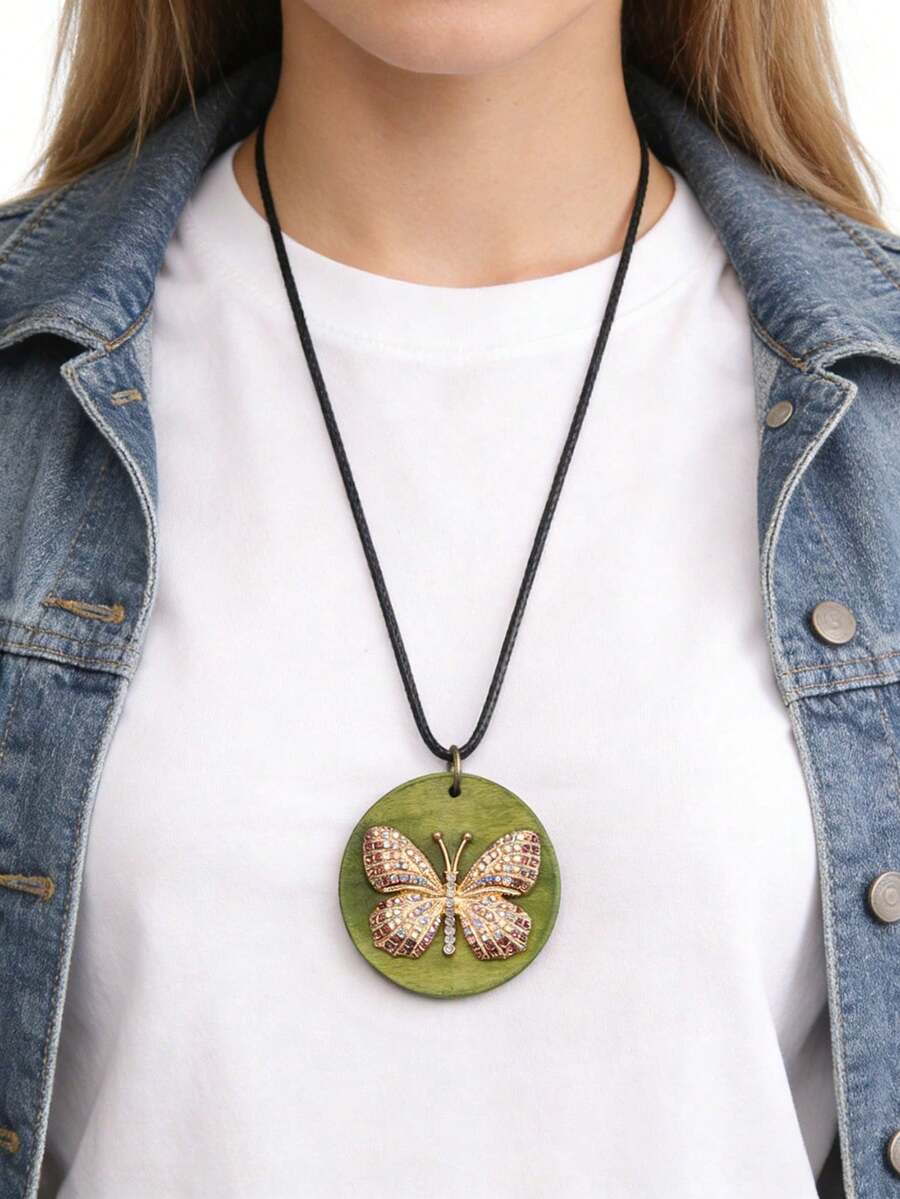 1 pieza Collar con colgante de mariposa de madera con efecto de goteo de color de moda para mujer, joyería de mariposa hueca con incrustaciones de diamante de imitación, regalo para la novia, accesorio diario - Plato redondo - Ver 1