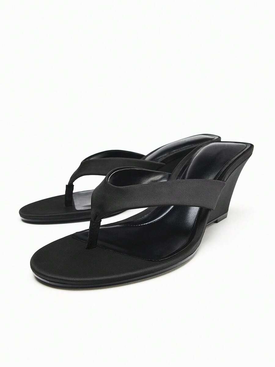 Sandal đế dày nữ mới năm 2026, màu trơn, quai chéo, cao gót kiểu xỏ ngón, chất liệu satin đen, phù hợp cho công sở và tiệc tùng. - màu đen - Xem 1