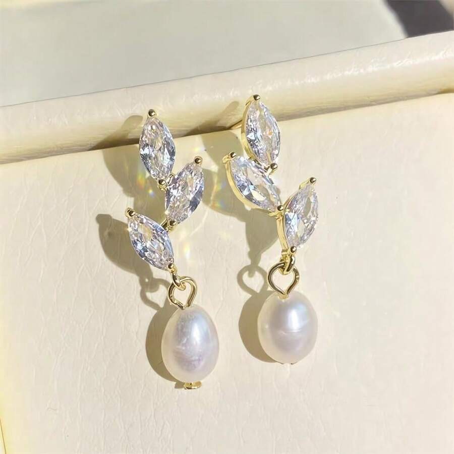 1 对优雅的金色珍珠耳环，14K 镀金淡水锆石叶子耳环，轻盈且低过敏性，适合伴娘、晚宴、新娘、婚礼和其他场合，引人注目的珠宝和礼物之选。 - 珍珠 - 查看 1
