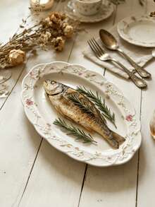 Set di stoviglie in ceramica con delicata decorazione floreale in rilievo, stile principessa fuggitiva francese. Disegno floreale in rilievo, finitura in smalto bianco latte con un'aura morbida ed elegante. Set completo di piatti, ciotole e tazze, design di piatti profondi per prevenire fuoriuscite. Materiale in ceramica, adatto a microonde e forno. Adatto per la ristorazione domestica, il pomeriggio del tè, aggiunge un'atmosfera di giardino francese al tuo tavolo da pranzo con caratteristiche sia estetiche che pratiche. - Multicolore - Visualizzare 5