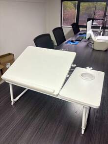 1个便携式笔记本电脑桌，可折叠，带5档可调节支架和杯架，适用于床上或沙发，可用作笔记本电脑桌、膝上电脑桌、床上工作桌、办公桌、早餐托盘、带杯架的桌子、床上看电影、笔记本电脑床架、舒适的电脑支架、可折叠桌腿，适合卧室/宿舍/客厅 | 多功能学习桌，家用便携式 - 彩色 - 查看 16