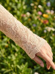 Tay áo ren màu trơn, găng tay hở ngón màu trơn, cổ tay ren gợi cảm, tay áo lưới ren thoáng khí cho mùa hè, thích hợp cho đám cưới, tiệc hóa trang, dùng để trang trí, cũng thích hợp cho lái xe, đạp xe, chơi golf, câu cá, leo núi, chạy bộ, dã ngoại, chụp ảnh, lướt sóng, bãi biển và các hoạt động ngoài trời khác. - A - Xem 1