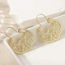 Vintage Fashionable Hollow Geometric Pattern Earrings, Elegant Jewelry For Women, Suitable For Daily Wear And Vacation, Ideal Gift - Gold - View 6