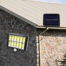 1个太阳能户外壁灯,配备高灵敏度运动传感器、120颗COB灯珠、3种照明模式、120°照明范围、夜间自动照明、高亮度LED夜灯、黑色外壳搭配白色灯光、可拆卸安装支架,方便安装。 - 12格 - 查看 6