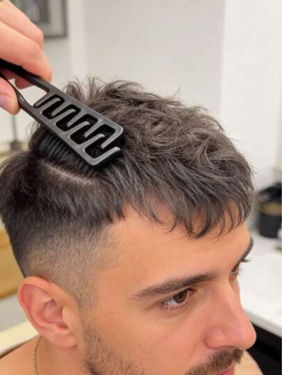 2 Stück Plastik Styling Kämme Set für Herren, geeignet für den Arbeitsweg, Geschäftsreisen, Reisen und Büronutzung. Es ist tragbar, kompakt und einfach zu verstauen. Es hilft beim Stylen und Volumen geben der Haare und bändigt Flugsträhnchen.