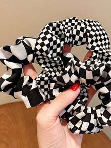 3pcs Women's Minimalist Plaid Hair Scrunchies Set, Suitable For Daily Wear In Spring And Summer Holiday Accessories Ponytail Holders Hair Elastics Hair Rubber Bands Hair Rope - Black and White - View 2