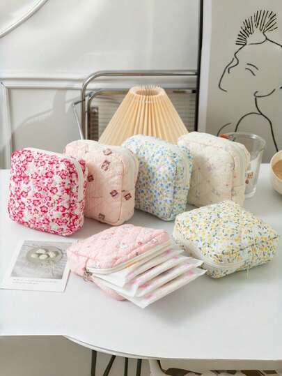 1 chiếc túi đựng đồ nhỏ hình hoạt hình, túi đựng đồ lặt vặt nhỏ họa tiết hoa, túi đựng băng vệ sinh dễ thương cho nữ sinh, túi vệ sinh nhỏ gọn tiện dụng cho học sinh trong kỳ kinh nguyệt.