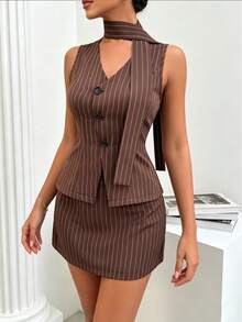 女士两件套 - 棕色条纹V领收腰背心和迷你裙，适合日常通勤和商务场合，时尚女士套装，优雅女士套装，通勤装，优雅休闲高端女士套装，女士商务休闲夏季套装 - 棕色 - 查看 1