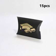 Bộ 5, 10 hoặc 15 hộp quà tặng tốt nghiệp cao cấp hình gối - Thiết kế bằng tốt nghiệp vàng, có màu đỏ hoặc đen. Mỗi hộp quà tốt nghiệp đều kèm theo một hộp kẹo và là món quà hoàn hảo cho mùa tốt nghiệp, Giáng sinh và Halloween. - Nhiều màu - Xem 8