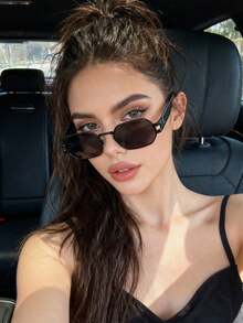 película gris marco negro