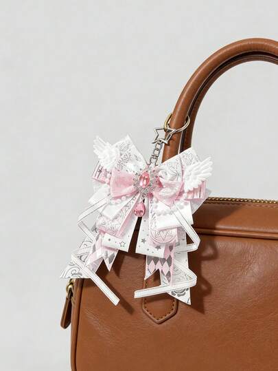 Romwe动漫1件套可爱甜美音符印花蕾丝拼接3D翅膀Y2K星星箔印蝴蝶结造型钥匙扣/挂件，包包挂件，钥匙吊坠，服装配饰，手工洛丽塔校园卡包挂饰，手牵手礼物，返校季，婚礼季，毕业季，母亲节礼物，教师节礼物，情人节礼物