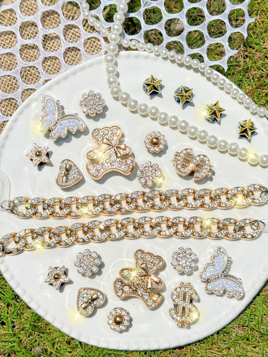 22件套金银链条小熊、蝴蝶、美元硬币鞋饰,百搭现代休闲通勤装扮,可拆卸DIY鞋饰,男女皆宜,四季皆宜,是打造个性化休闲运动装的理想之选。 - 小熊 - 查看 1