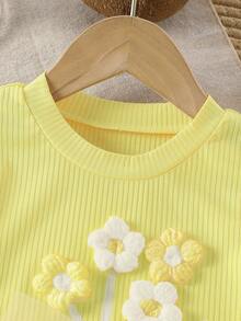 2pcs/Set Toddler Girls' Cute 3D Floral Decor Round Neck Short Sleeve Casual Tank Top And Yellow Ruffle Hem Shorts Set, Summer 2025 - Yellow - View 2