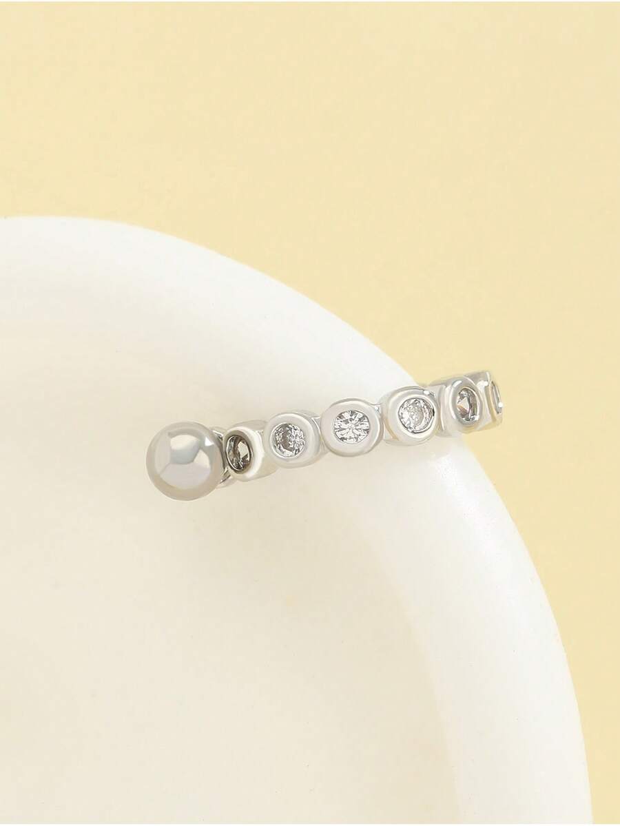 Pendiente cartílago redondo minimalista con un solo adorno de rhinestone, accesorio de joyería elegante, versátil y casual, adecuado para uso diario, reuniones, citas y fiestas