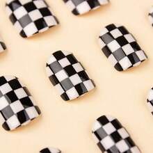 24 Short Square Wearing Nails, Black And White Checkerboard, Square Nail Art Tablets, Removable Fake Nails. - Black and White - View 2