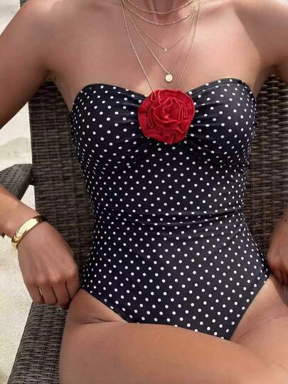 2026新款波点可爱碎花连体泳衣，沙滩度假风女装