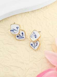 1 Pair Vintage Blue And White Porcelain Jacquard Geometric Rhombus Earrings, Suitable For Summer Daily Wear, Banquets, Parties, With High-End Elegance, Designed Specifically For Women - Multicolor - View 4