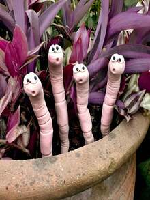Cute Thirsty Bug Plant Decor - Silicone Resin Garden And Yard Accessories With "Drink Me" Sign, Batteryless, Suitable For Indoor/Outdoor Plants, Halloween Theme, Classic Style, Garden Decor, Joke Design, Durable Decoration, Garden Ornaments, Outdoor Garden Decor, Halloween Decorations, Garden Accessories, Large Garden Decorations - Multicolor - View 1