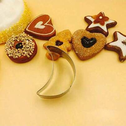 Bộ 2 khuôn nhà bếp hình sao và trăng - Dùng để làm bánh, bánh quy, cơm nắm, tạo hình, lý tưởng cho các món tráng miệng trong tháng Ramadan, bánh nướng ngày Valentine, các buổi họp mặt gia đình. Dễ lấy bánh ra, dễ vệ sinh, hoàn hảo cho việc làm bánh tại nhà, các lễ hội, các món ăn ngon và sử dụng hàng ngày trong nhà bếp.