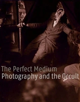 Pre-Owned The Perfect Medium: Photography And The Occult (Hardcover) By Clément Chéroux, Pierre Apraxine, Andreas Fischer - 單本 - 查看 1