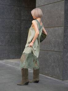 优雅蕾丝拼接无袖V领缎面修身连衣裙，精致时尚休闲蕾丝拼接连衣裙，夏季 - 淡綠 - 查看 3