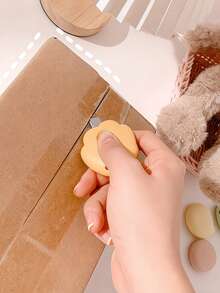 Dụng cụ cắt đa năng hình móng mèo mini dễ thương - Màu xanh bơ, cầm tay. Kéo cắt giấy hình móng mèo đáng yêu kiêm dụng cụ mở gói cầm tay - Lý tưởng cho học sinh và sử dụng văn phòng. Thiết kế vui nhộn, chắc chắn. - Nhiều màu - Xem 8
